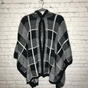 Forever 21 Black and White Plaid Hooded Poncho, Sm